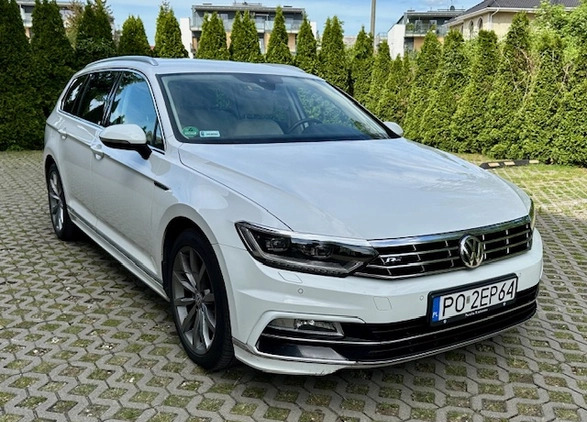 Volkswagen Passat cena 95000 przebieg: 103700, rok produkcji 2017 z Poznań małe 46